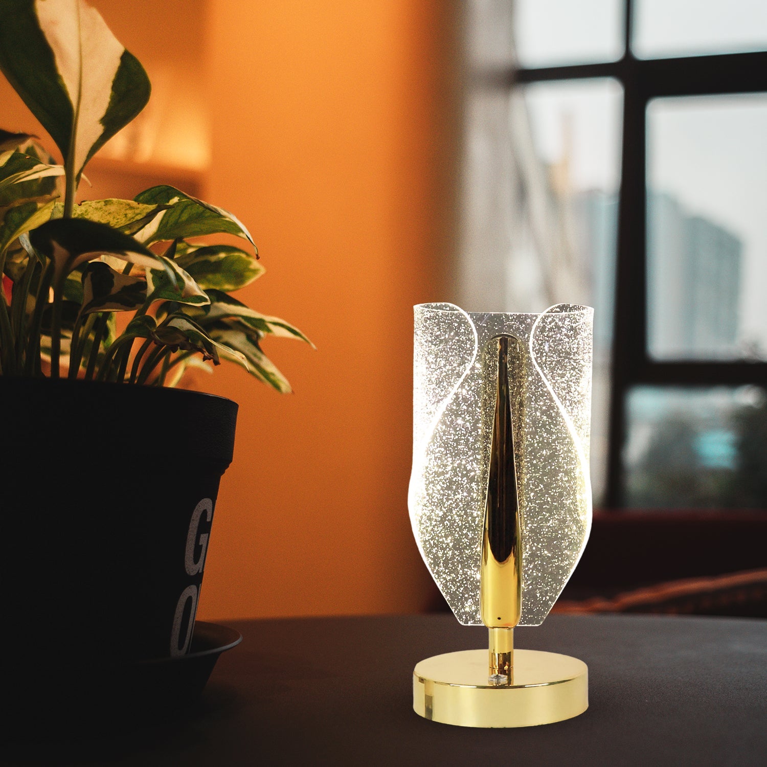 Luxury Crystal Table Lamp with USB Charging (1 Pc) Luxury Crystal Table Lamp with USB Charging (1 Pc)